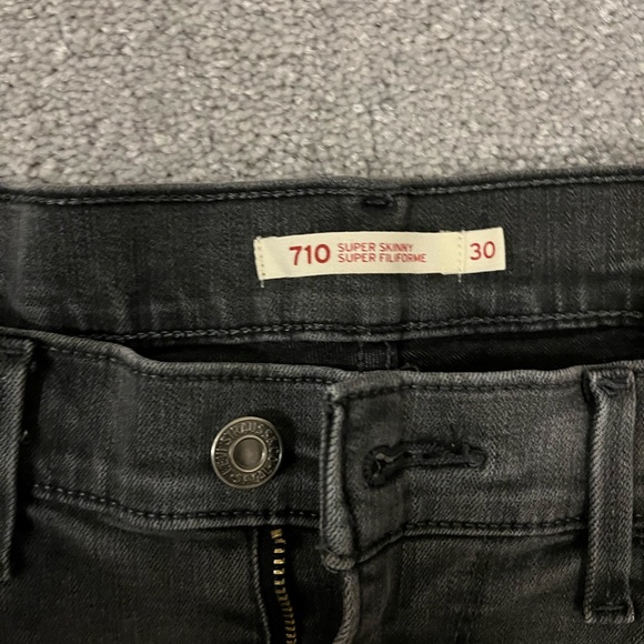 Levi’s Black Skinny Jeans - Picture 3 of 3